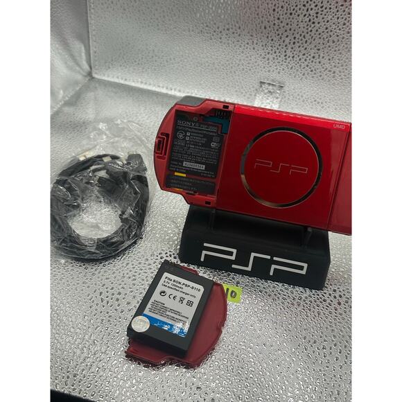 psp 3000 w/charger & new battery - Picture 4 of 7